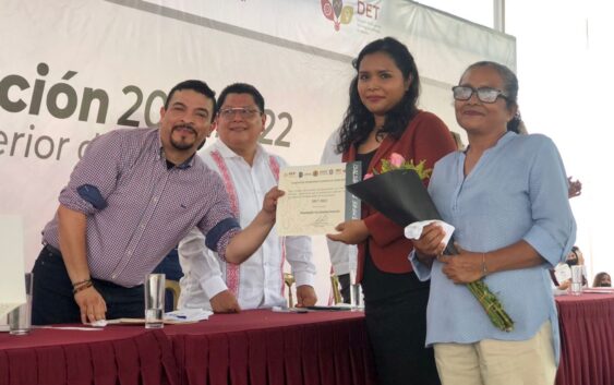 Trabajamos para que en Veracruz un mayor número de jóvenes sean profesionistas: Gómez Cazarín