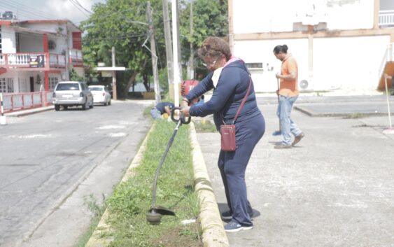 Personal del Ayuntamiento realiza limpieza profunda en el Auditorio Municipal