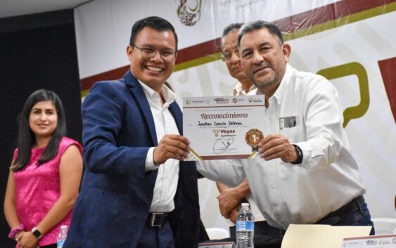 Un éxito concurso de oratoria “Voces por Coatzacoalcos”