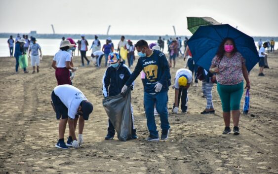 Se suma Coatzacoalcos a jornada estatal de limpieza de playas