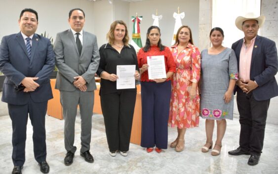 Recibe Presidenta del Congreso propuesta de reforma a Ley de Transparencia