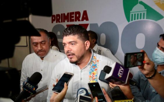Zenyazen Escobar aplica en la SEV Ley 303 para cesar a docentes acosadores