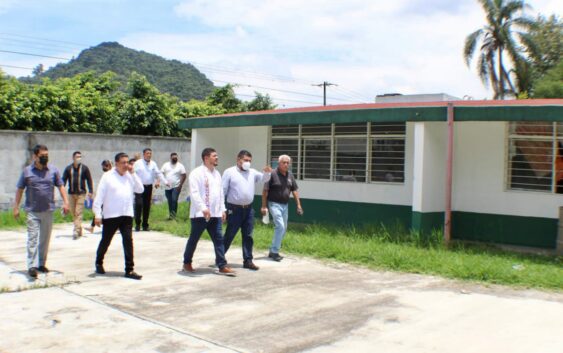 Zenyazen entrega obras por más de 6 mdp en Altas Montañas