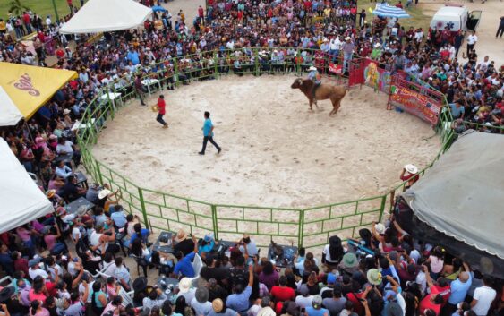 Grandes Tardes de Jaripeo en Cosoleacaque, toda la familia sureña lo disfruto