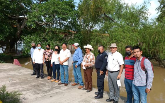 Recorre el Alcalde Cruz Canseco afectaciones del Río Jaltepec