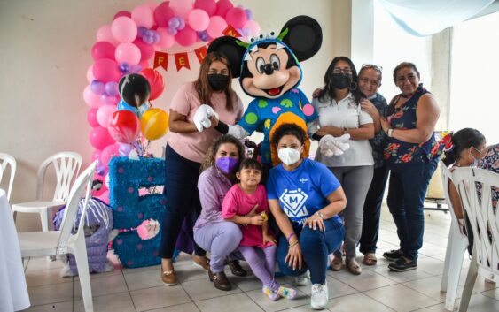 Gobierno de Coatzacoalcos y Fundación Maravilla festejan a Dafne, paciente con cáncer