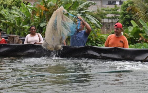 Ponciano Vázquez apoya a productores acuicolas