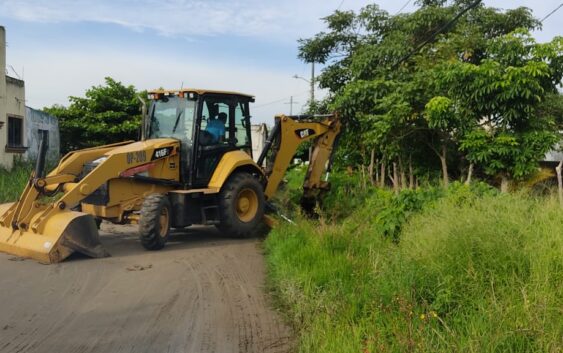 Limpieza de canal de la Trópico de la Rivera lleva 70 por ciento de avance