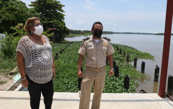 Trabajan en el rescate del muelle de Nanchital