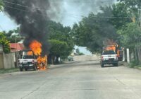 Queman dos patrullas en Coatzacoalcos a la policía estatal