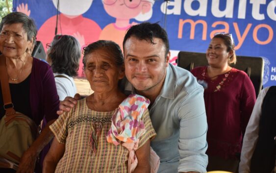 Gobierno de Ponciano Vázquez Festejó a los abuelitos en su día