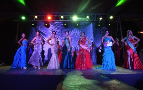 Naomi Riquer fue coronada como Señorita independencia Cosoleacaque 2022.