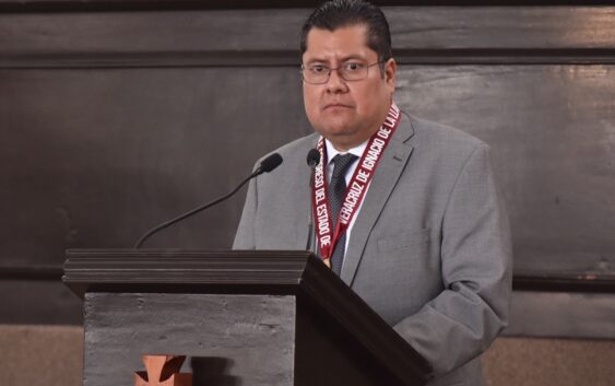 Entrega Congreso al Dr. Héctor Vázquez la medalla “Heberto Castillo Martínez”