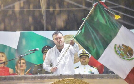 Festejan en Cosoleacaque el aniversario 212 de la Independencia de México.