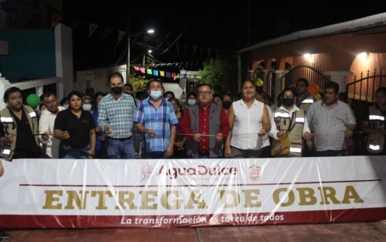 Inaugura Noé Castillo la pavimentación de la calle Lerdo de Tejada en la colonia Obrera