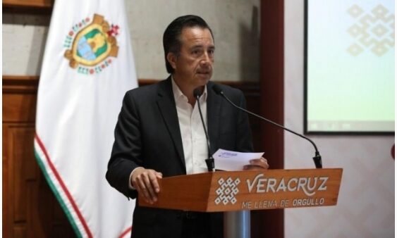 Advierte Cuitláhuac a funcionarios estatales, si están coludidos con delincuentes enfrentarán la ley