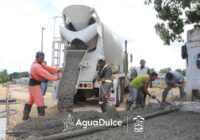 Supervisa el alcalde Noé Castillo Olvera trabajos de pavimentación en El Muelle