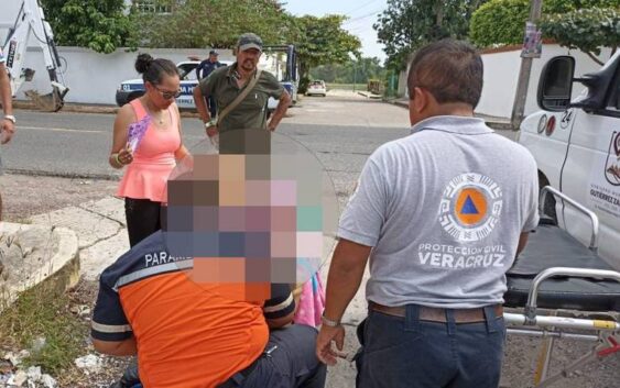 Mujer sufre hiperglucemia en la calle; paramédicos la atendieron