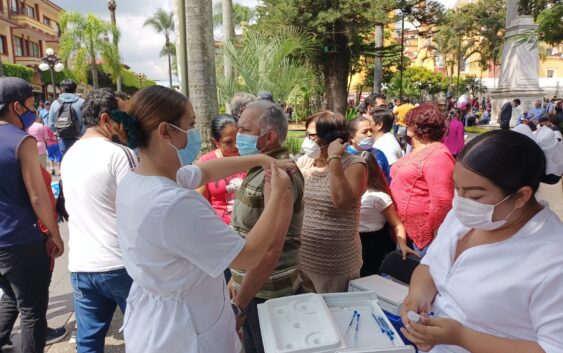 Invita IMSS Veracruz Sur a vacunarse contra influenza estacional