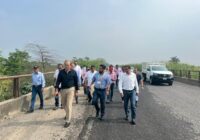 Autoridades de la SICT supervisan carretera Coatza-Mina tramo “Las Matas”.