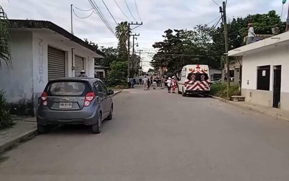 Matan a tres: Acribillan a pareja dentro de una camioneta y a masculino le dan tiro de gracia dentro de un local