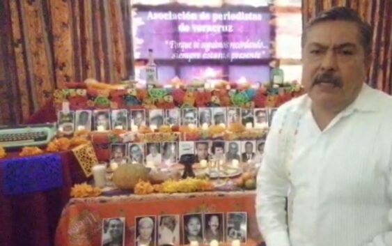 Altar de muertos a los periodistas veracruzanos Altar de muertos a los periodistas veracruzanos