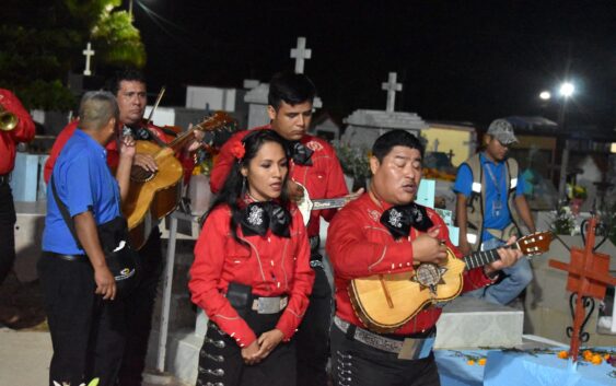 Festejan a los fieles difuntos en Cosoleacaque
