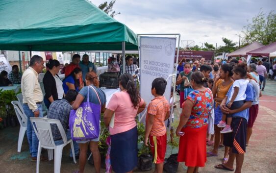 Acerca Gobierno de Coatzacoalcos servicios y trámites gratuitos en la colonia el Manantial