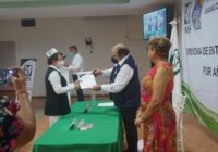 Entrega Veracruz Sur reconocimiento por trayectoria a trabajadores de 25, 30 y 55 años de servicio