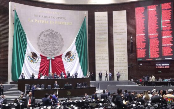 Bombardean a Bartlett en el Congreso Federal: la luz subió más que la canasta básica