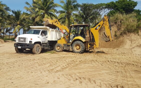 Continúa Ayuntamiento de Coatzacoalcos la limpieza de canales para prevenir inundaciones