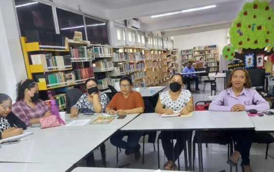 Asesores Voluntarios se capacitan para abatir el rezago educativo en Coatzacoalcos