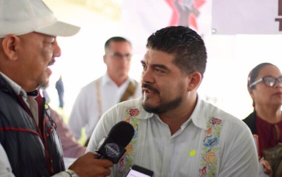 Zenyazen Escobar anuncia contrataciones cada 15 días para cubrir horas de secundaria