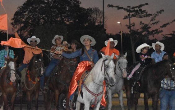 Con caravana conmemoran en Cosoleacaque Día Internacional de la Eliminación de la Violencia contra la Mujer