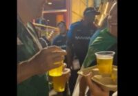 Sorprende a mexicanos alto costo de cerveza en el Mundial de Qatar 2022