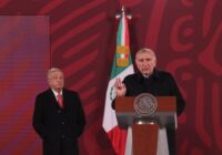Nacho Mier y bancada legislativa de MORENA expusieron el Plan B electoral de AMLO, al ridículo nacional.