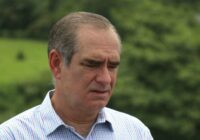 CHIN… TAN BIEN QUE IBA EL SENADOR CHIN… TAN BIEN QUE IBA EL SENADOR