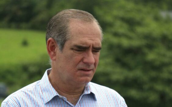 CHIN… TAN BIEN QUE IBA EL SENADOR