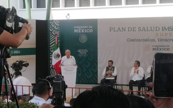 “Nadie se quedará sin servicio de salud”: Obrador