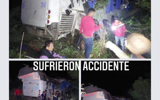 Vuelca autobús con personas que regresaban de mitin del Gobernador Jara en Oaxaca
