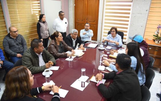 Atiende presidenta del Congreso a ediles de Cazones de Herrera