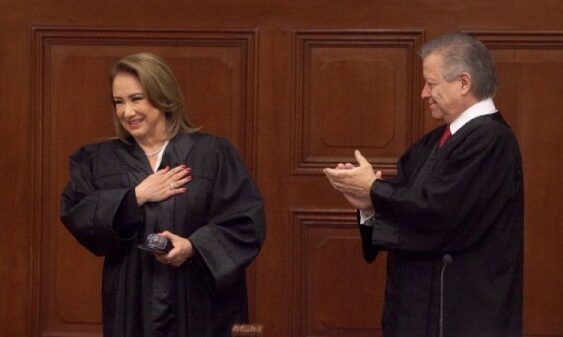 UNAM pone fecha límite a ministra Yasmín Esquivel y a implicados en su tesis para comparecer