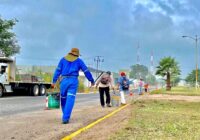 Rehabilitan señalamientos y topes en la carretera Transístmica