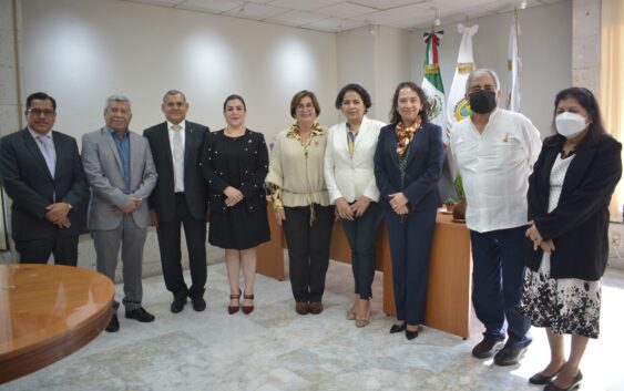 Atiende presidenta del Congreso a representantes de la UV