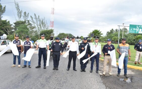 La Policía municipal y la dirección protección civil, participan en el Operativo Guadalupe- Reyes.