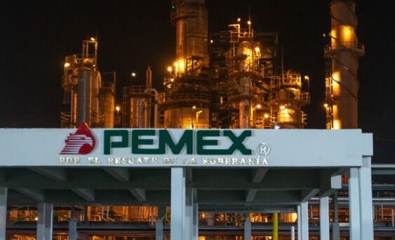PEMEX consigue ganancias y reduce su deuda en 2022