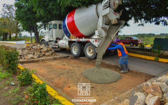 Obras en el fraccionamiento “los mangos” de Cosoleacaque