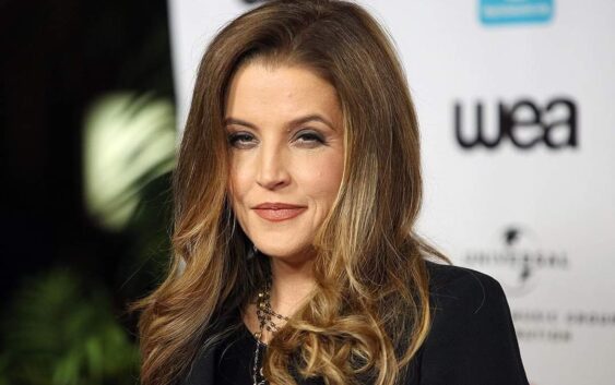 Lisa Marie Presley, hija de Elvis, murió a los 54 años de un paro cardíaco.