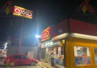 ¡ASALTAN CON VIOLENCIA OXXO EN ACAYUCAN!