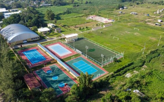 Avanza mantenimiento de espacios en Unidad Deportiva de la Guadalupe